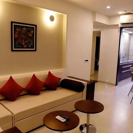 Quality Inn Patria Suites, Rajkot Buitenkant foto