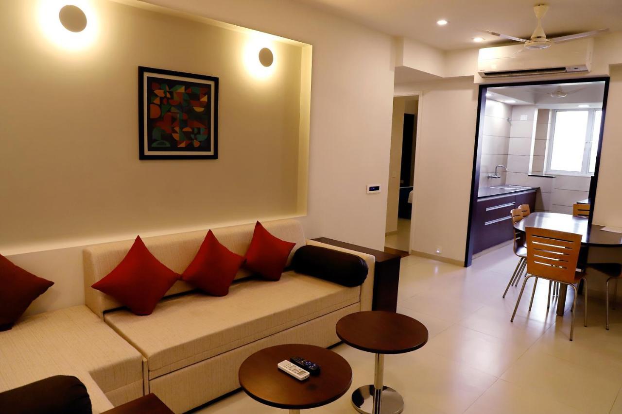 Quality Inn Patria Suites, Rajkot Buitenkant foto