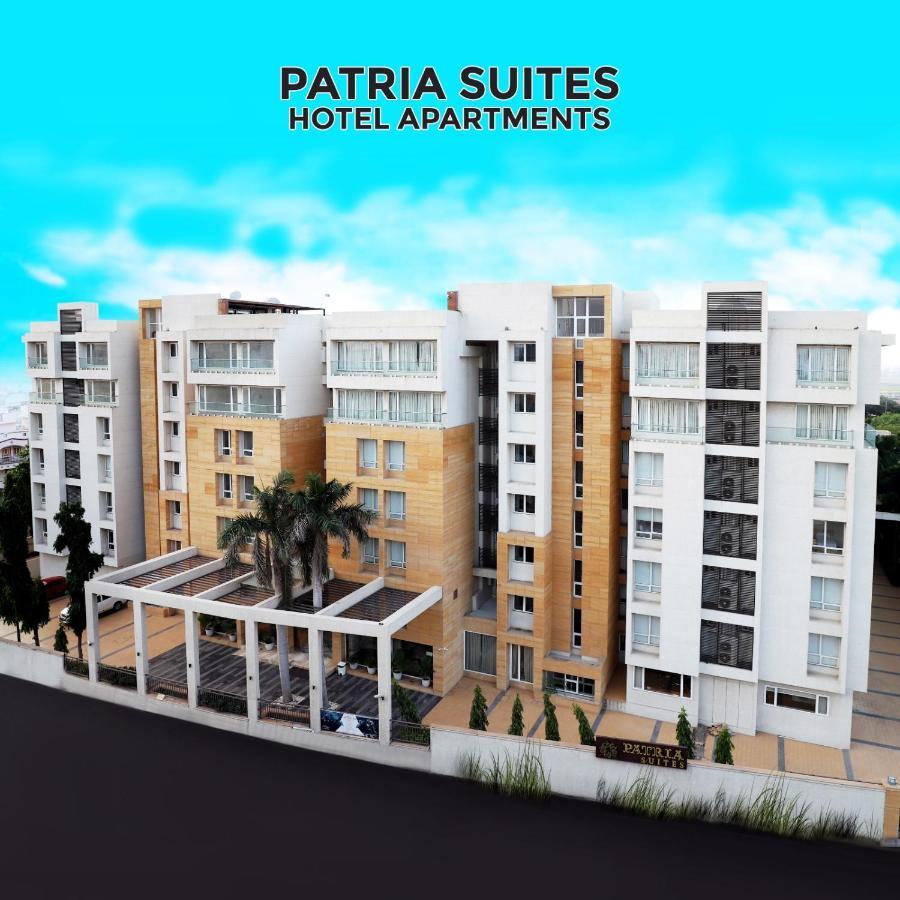 Quality Inn Patria Suites, Rajkot Buitenkant foto