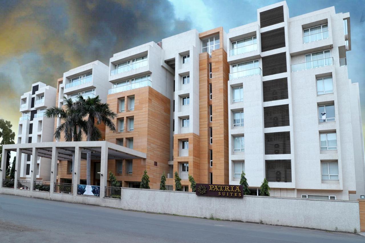Quality Inn Patria Suites, Rajkot Buitenkant foto