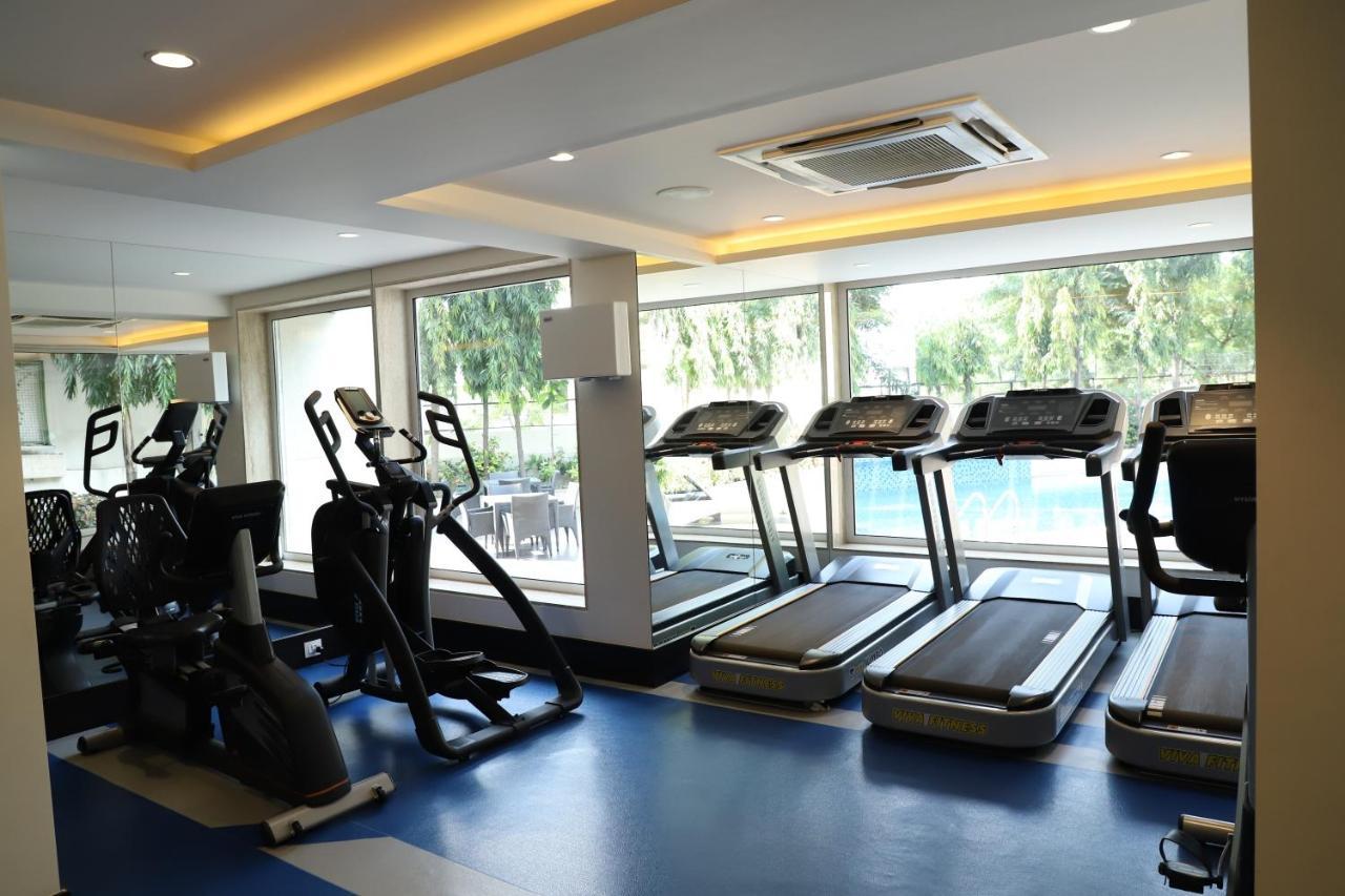 Quality Inn Patria Suites, Rajkot Buitenkant foto