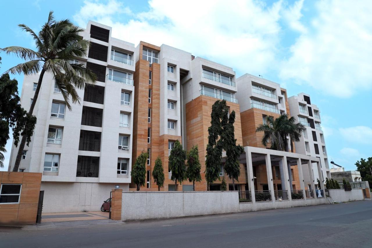 Quality Inn Patria Suites, Rajkot Buitenkant foto