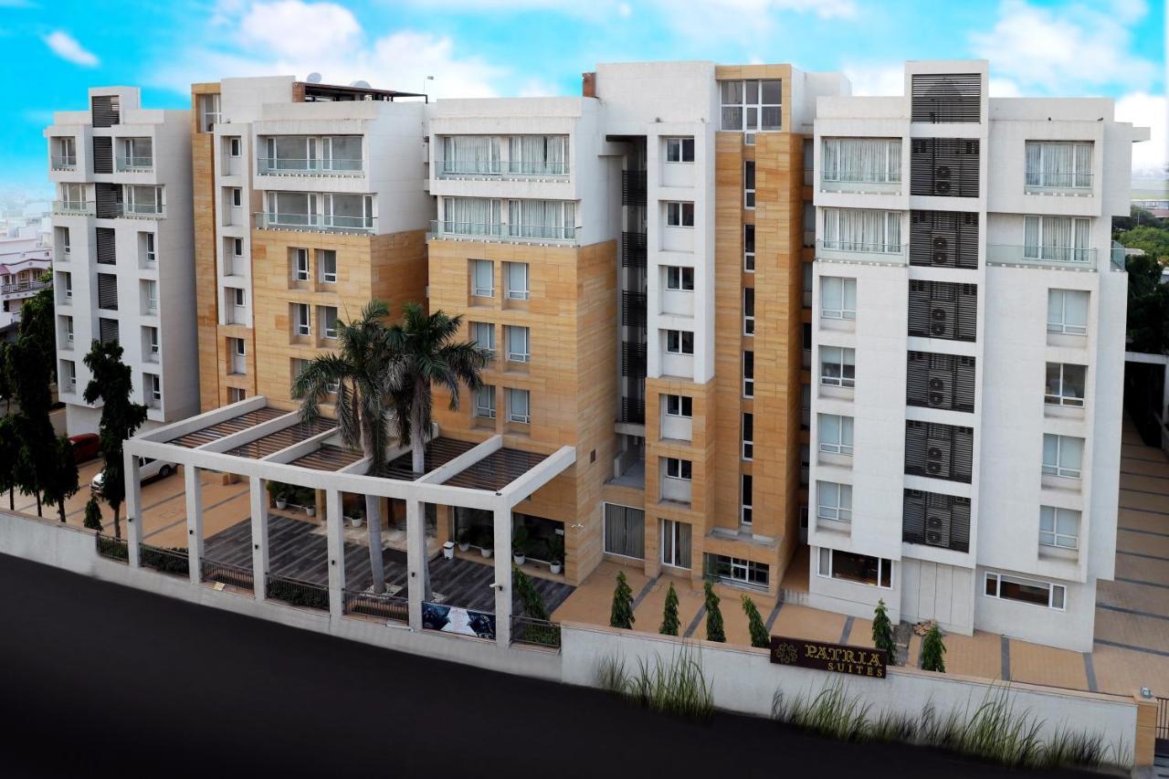 Quality Inn Patria Suites, Rajkot Buitenkant foto
