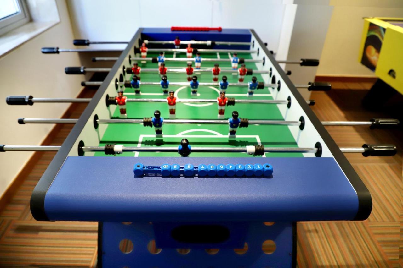 Quality Inn Patria Suites, Rajkot Buitenkant foto