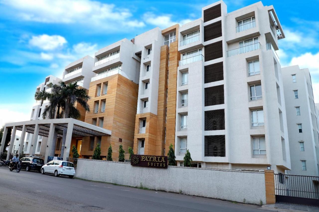 Quality Inn Patria Suites, Rajkot Buitenkant foto