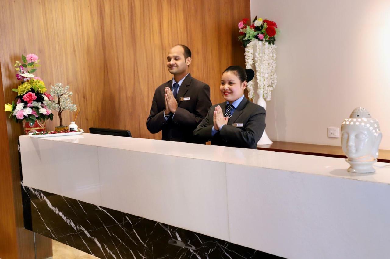 Quality Inn Patria Suites, Rajkot Buitenkant foto
